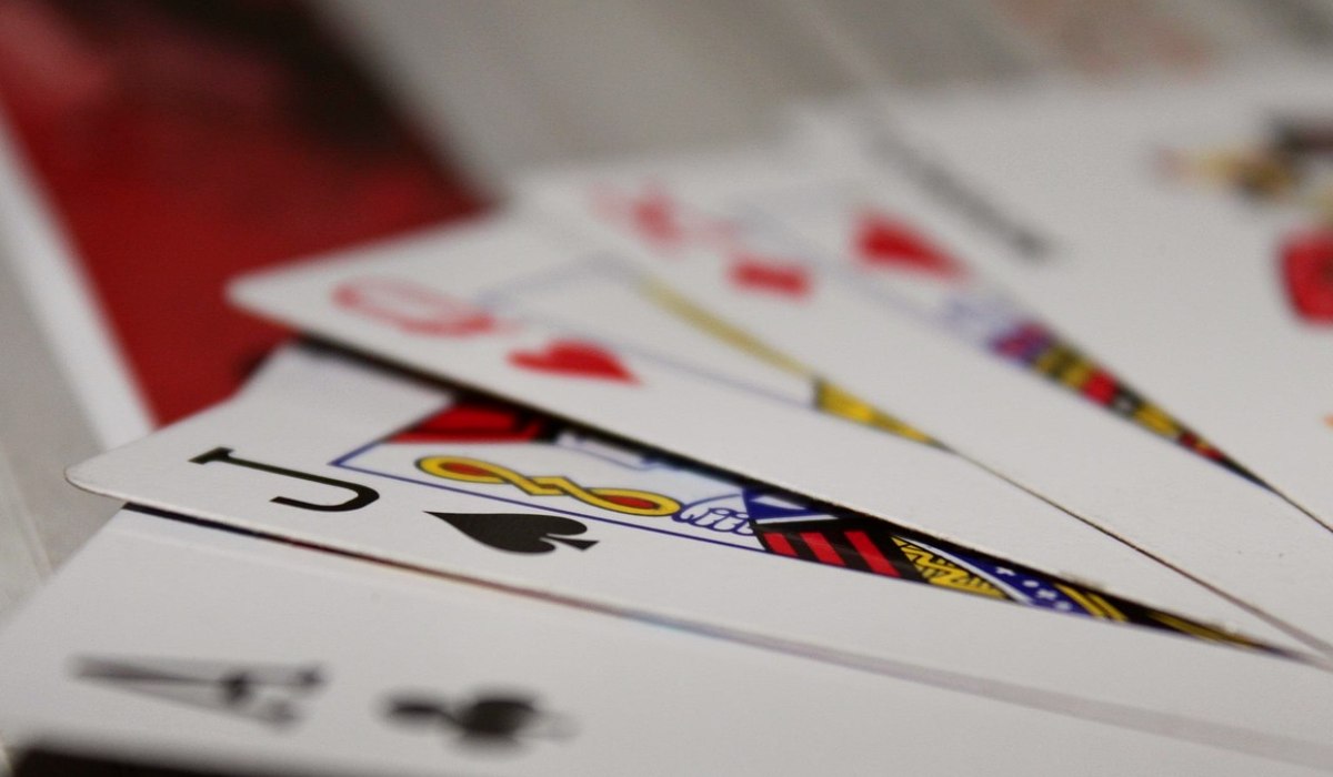 https://www.reddit.com/r/poker/comments/1uj33vt/which_platform_can_you_export_hands_like/ - 手牌回放功能哪家强?GGPoker的Pokercraft与竞品平台