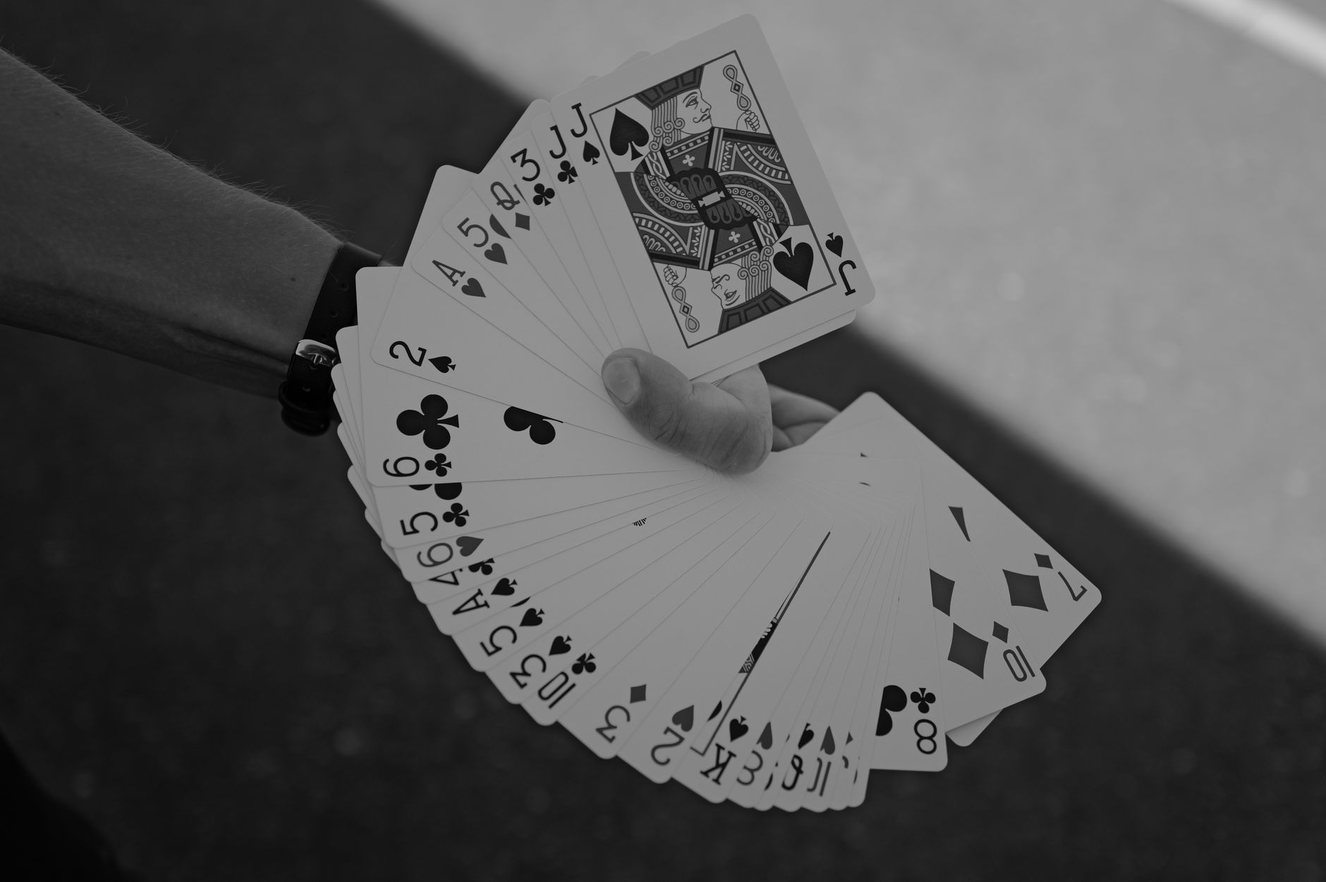 职业牌手与业余玩家六大区别:从思维到行动的全面拆解(要点图解)
