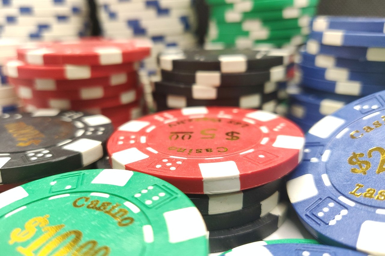 AK翻前不3bet正确吗?实战场景下灵活决策的三大要点