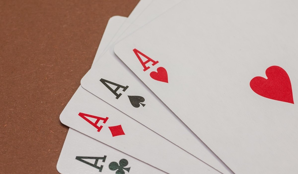 https://www.reddit.com/r/poker/comments/1v46o50/table_finished_and_in_its_place_diy/ - DIY德州扑克桌:从零打造家庭牌桌的实用指南