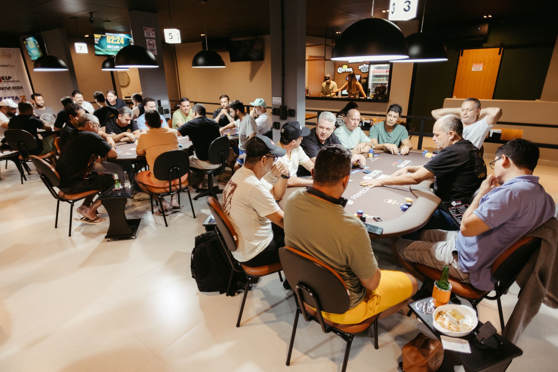 德州扑克ICM锦标赛决策:四个关键维度助你优化策略(实战示例)